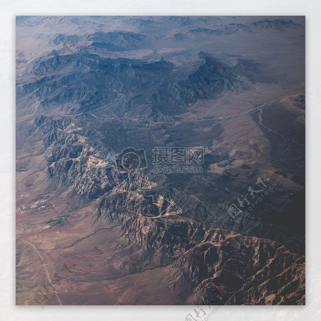 山脉空中的视图景观地质学形成岩沙漠高地山范围