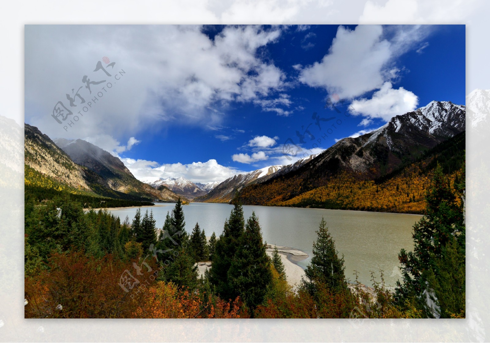 西藏拉萨河风景