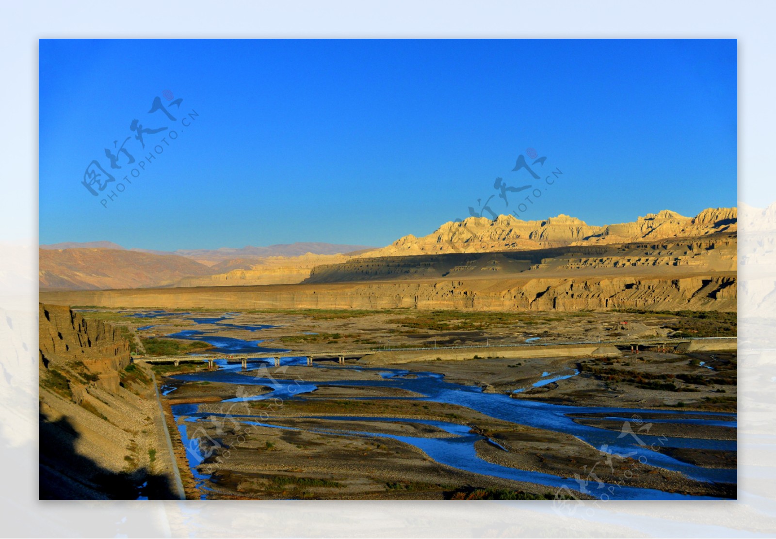 西藏象泉河晨曦风景