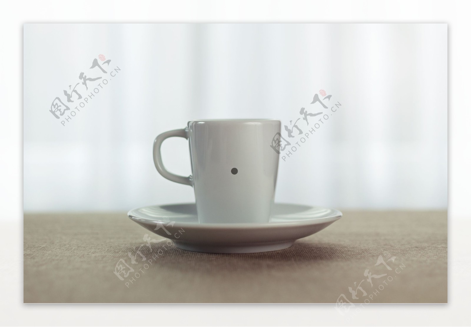白色咖啡杯智能贴图样机