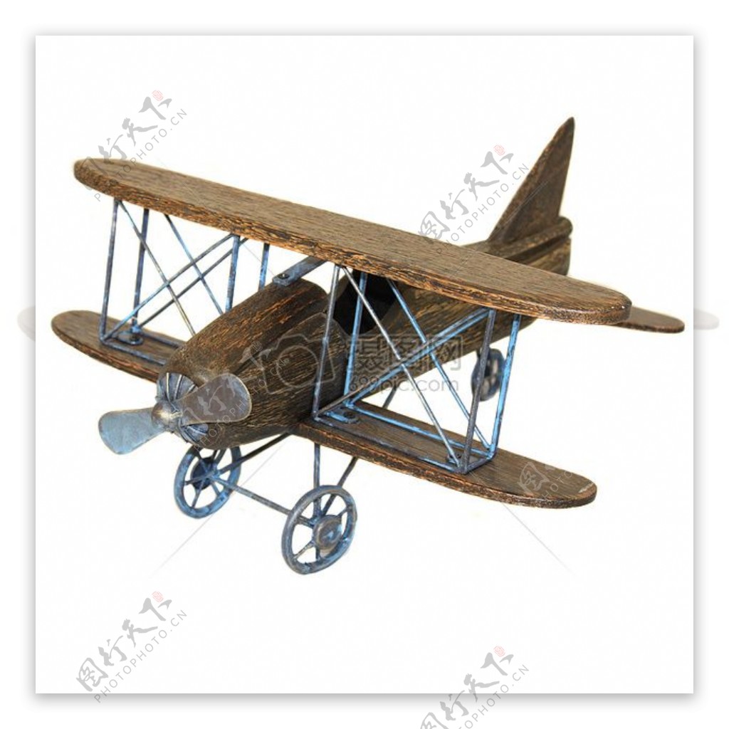 一架木质的飞机