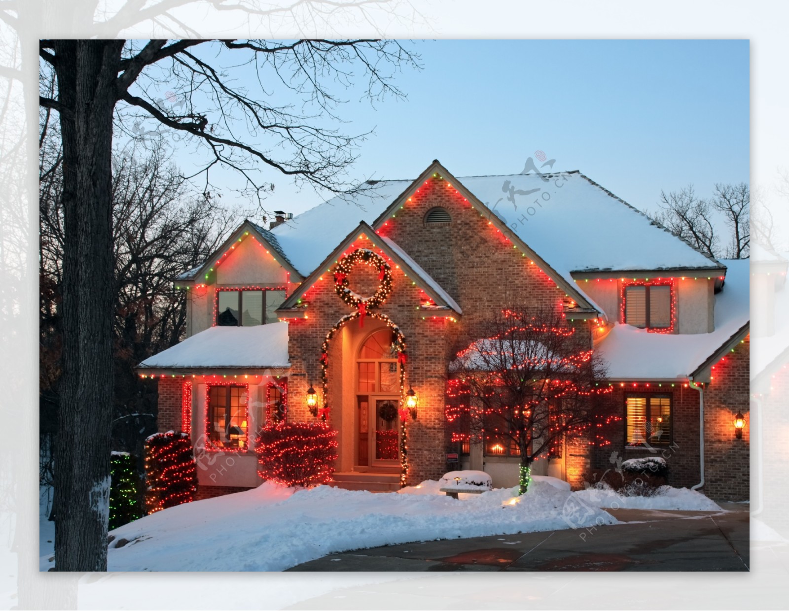 圣诞夜房屋雪景图片