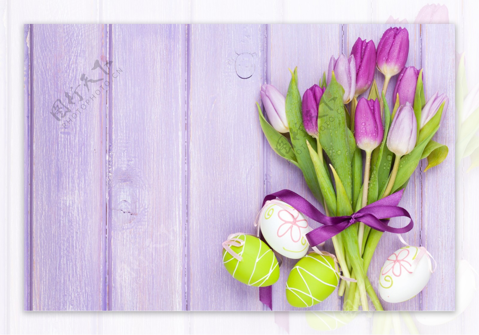 复活节彩蛋与郁金香图片