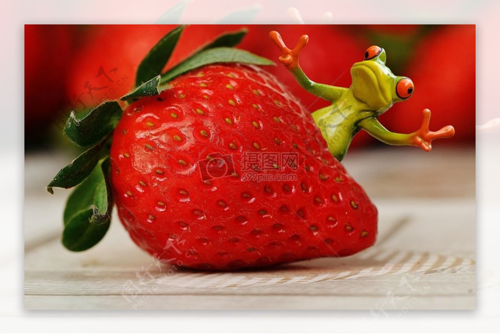 滑稽的草莓