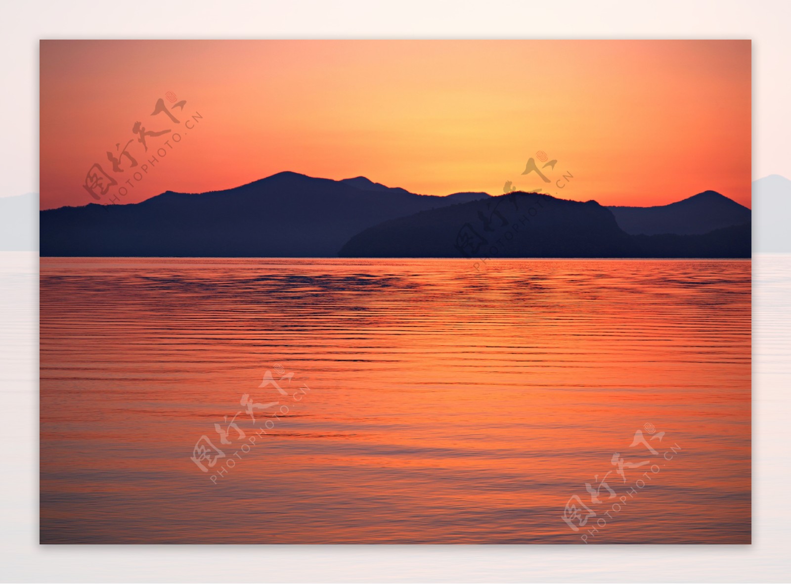 湖泊黄昏美景图片