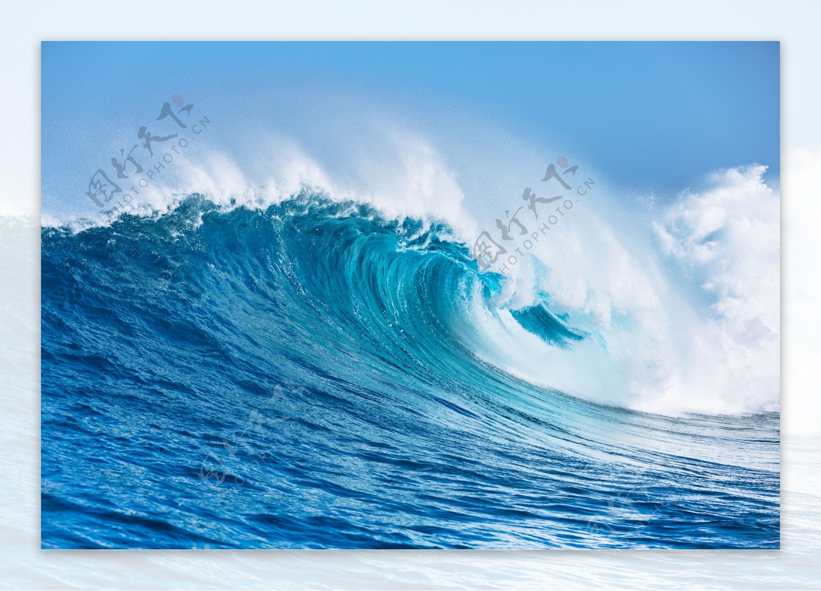 蓝色的海浪图片
