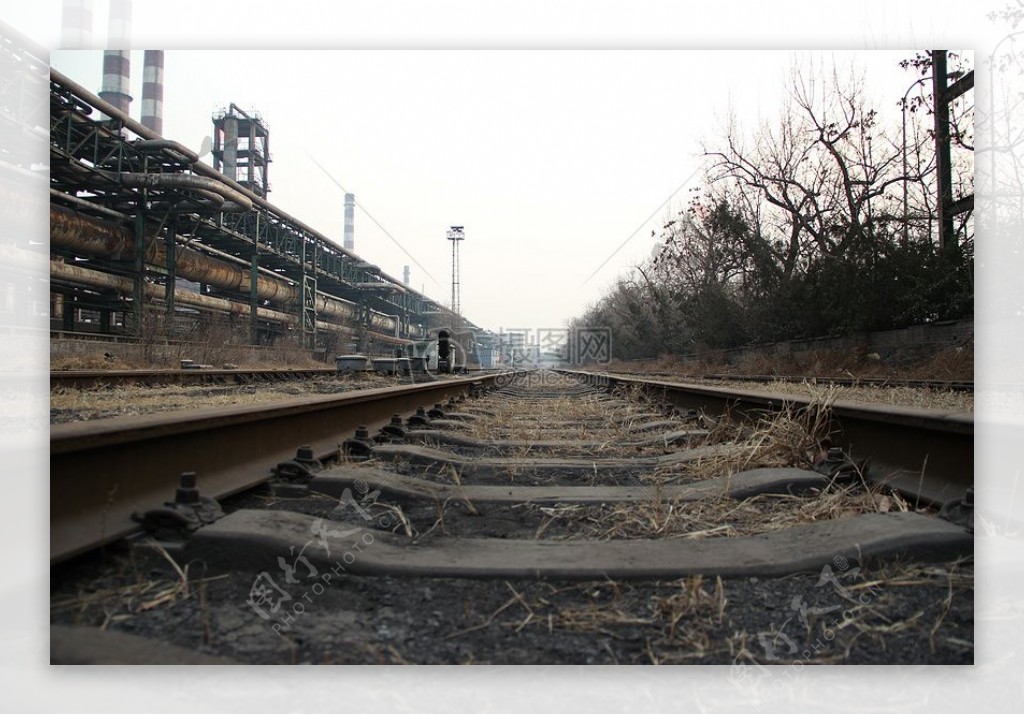 废弃的铁路轨道