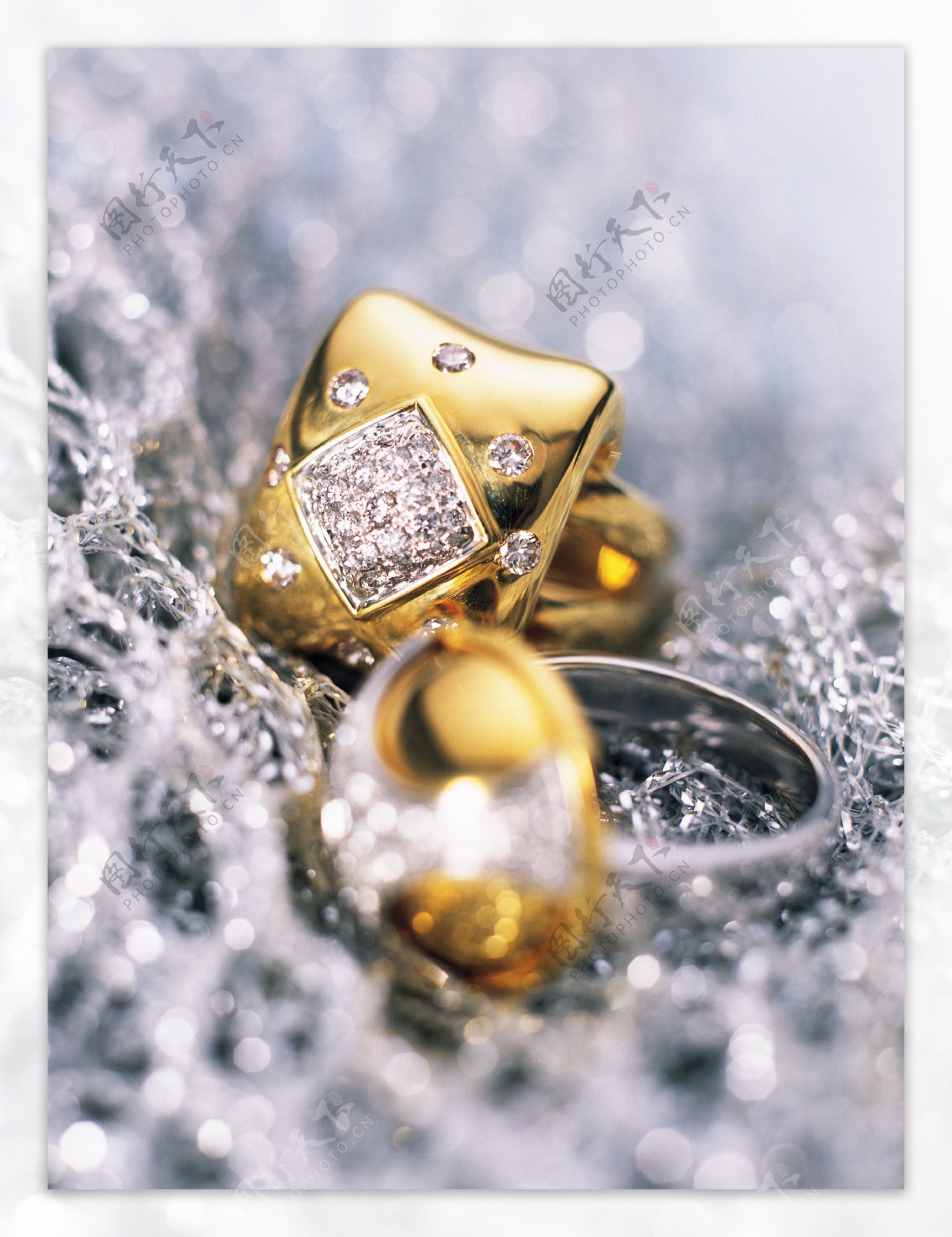 黄金钻石戒指图片