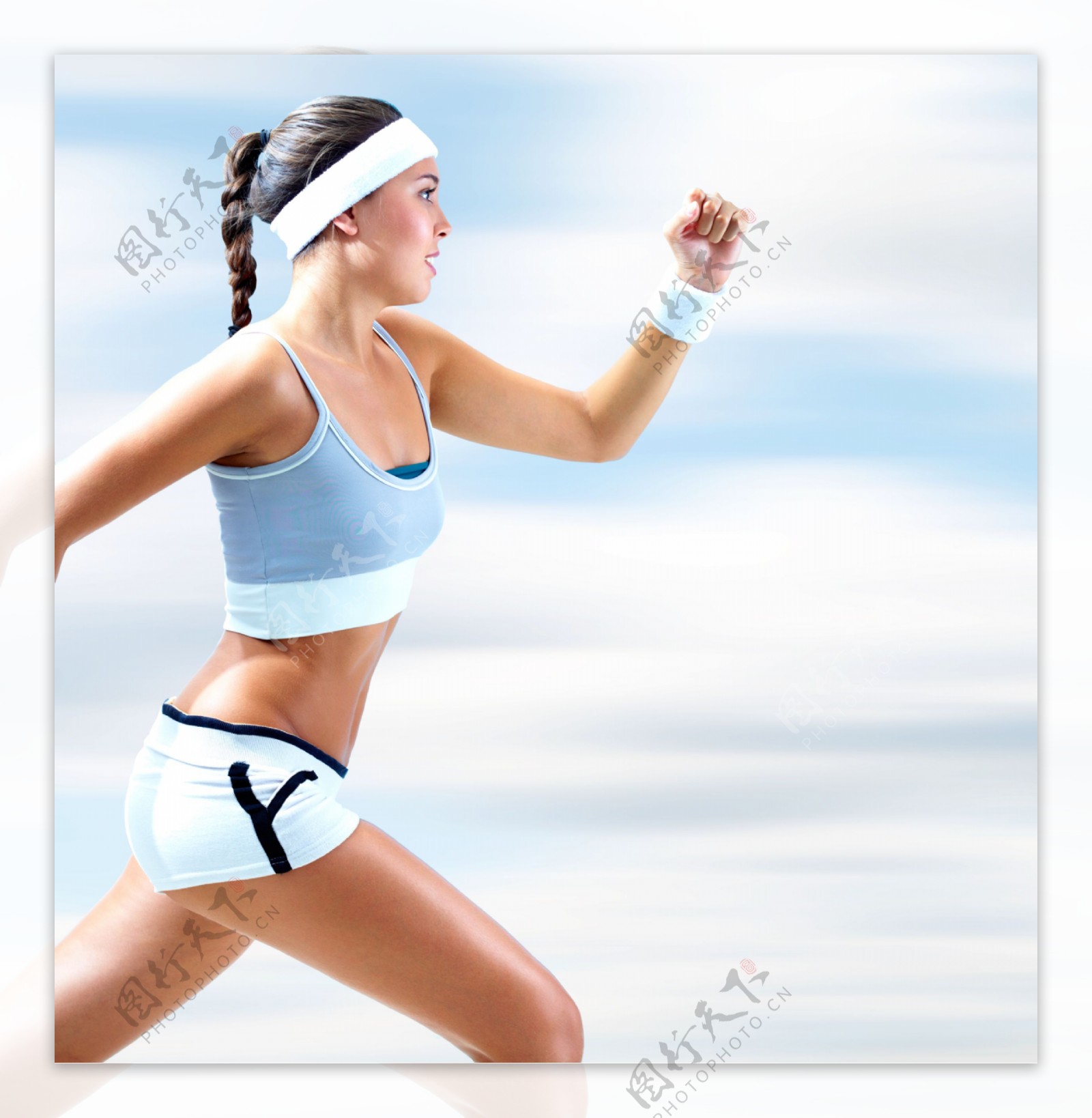 跑步健身的美女图片