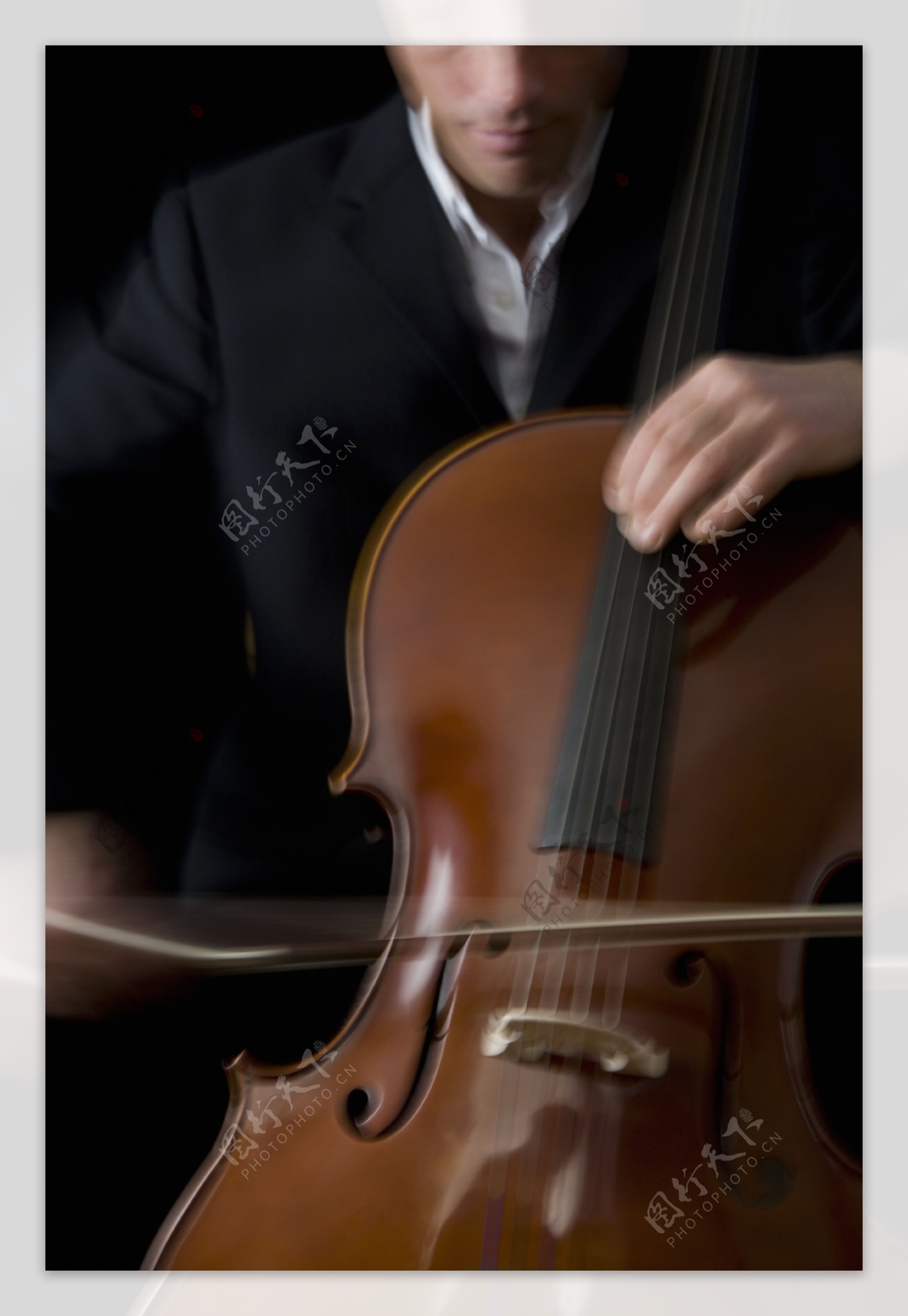 表演大提琴男士图片