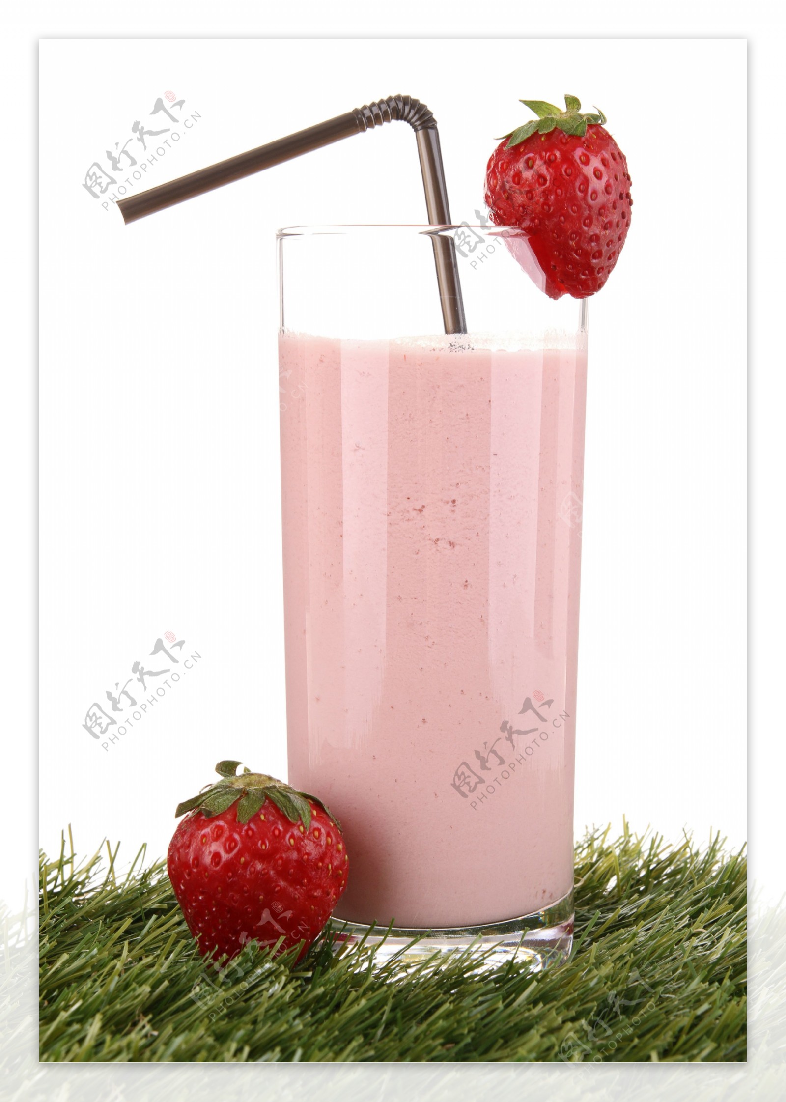 草莓奶茶摄影图片