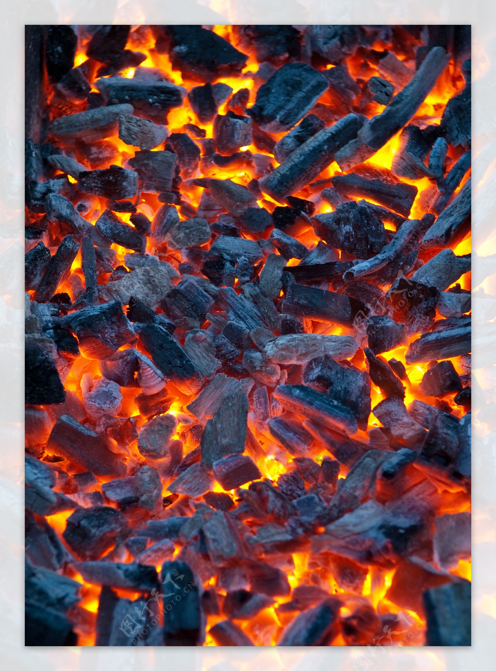 燃烧的火炭图片