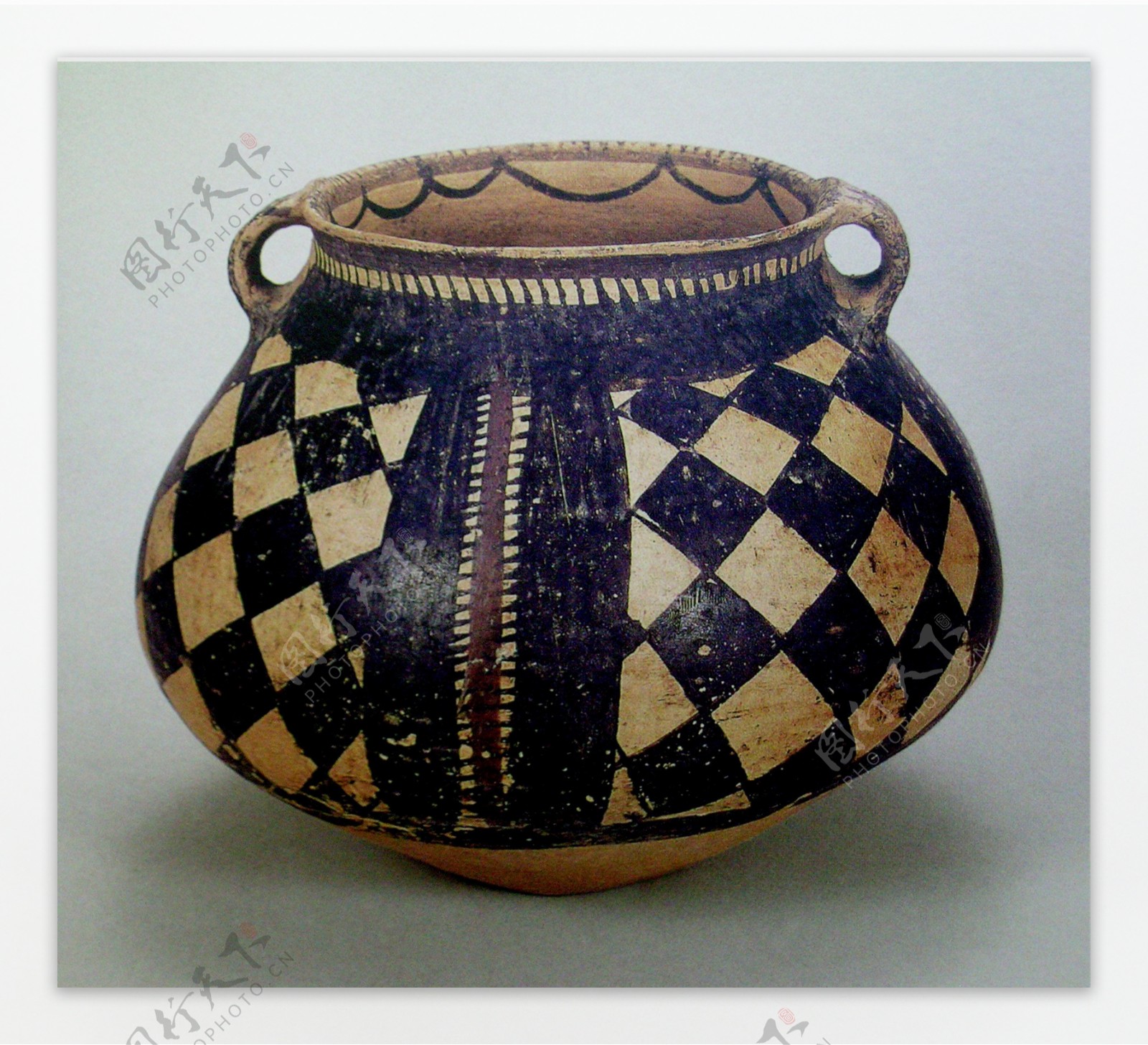 菱格纹彩陶罐