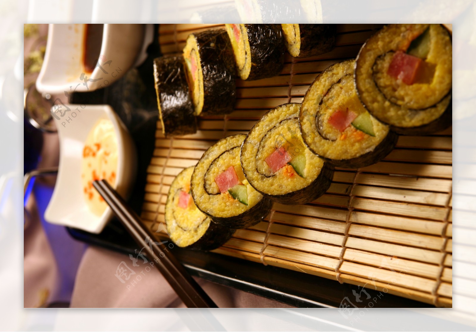 紫菜包饭寿司图片