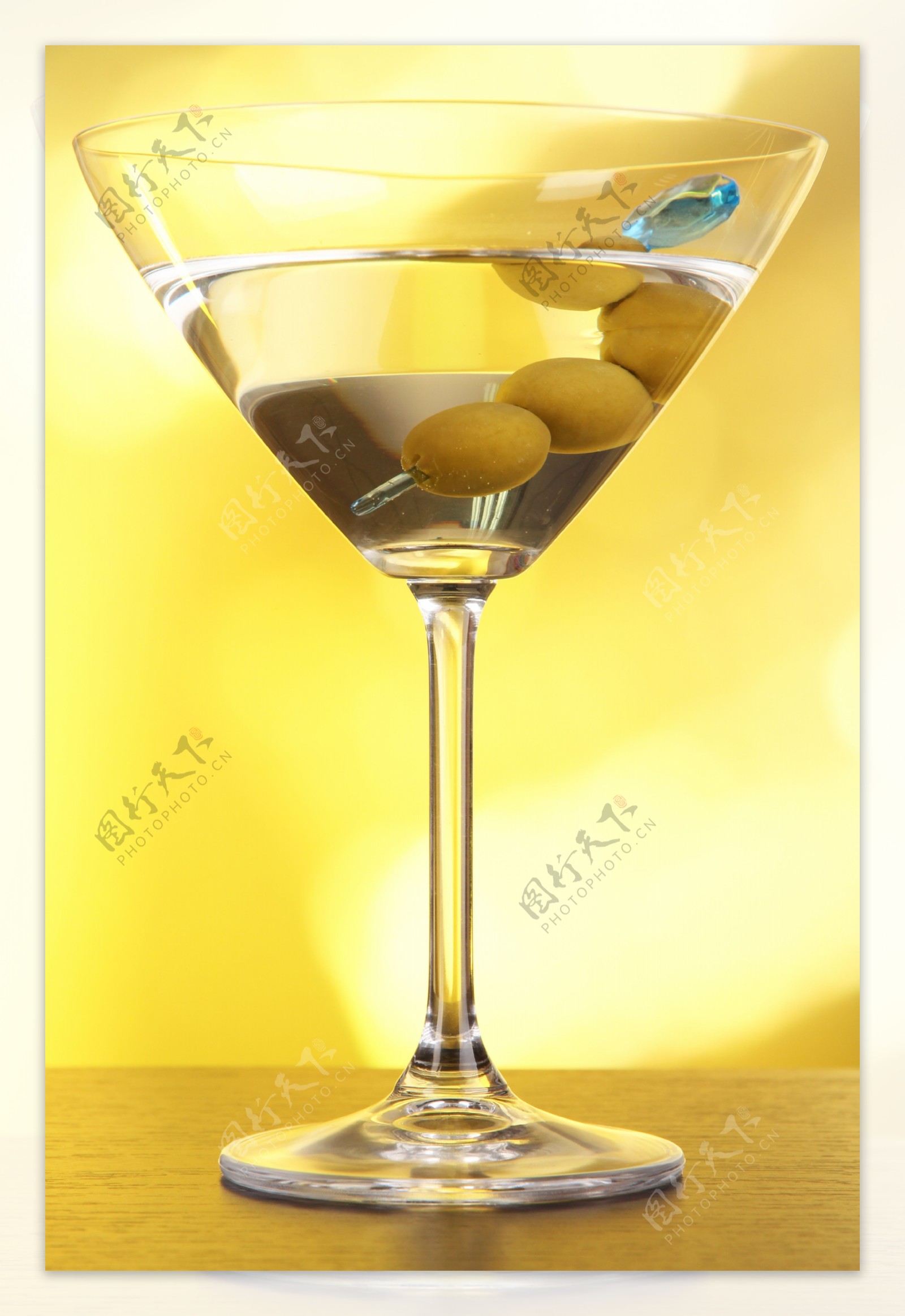 玻璃杯鸡尾酒图片
