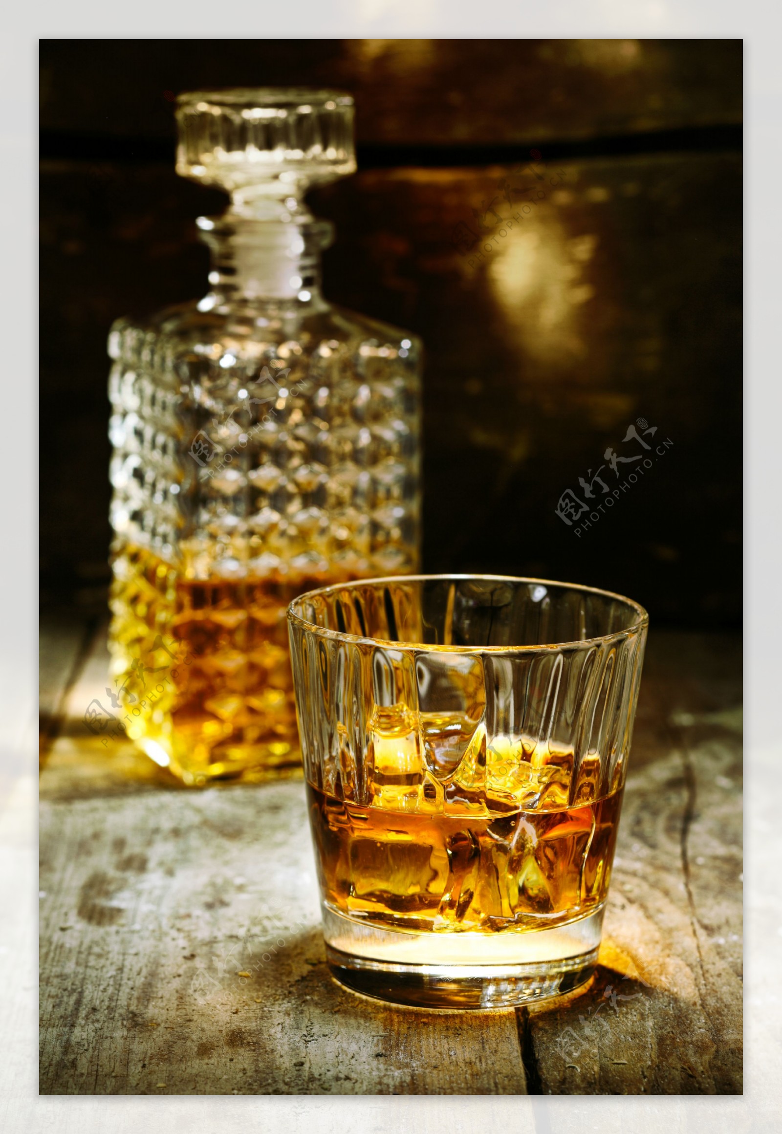 威士忌酒高清图片
