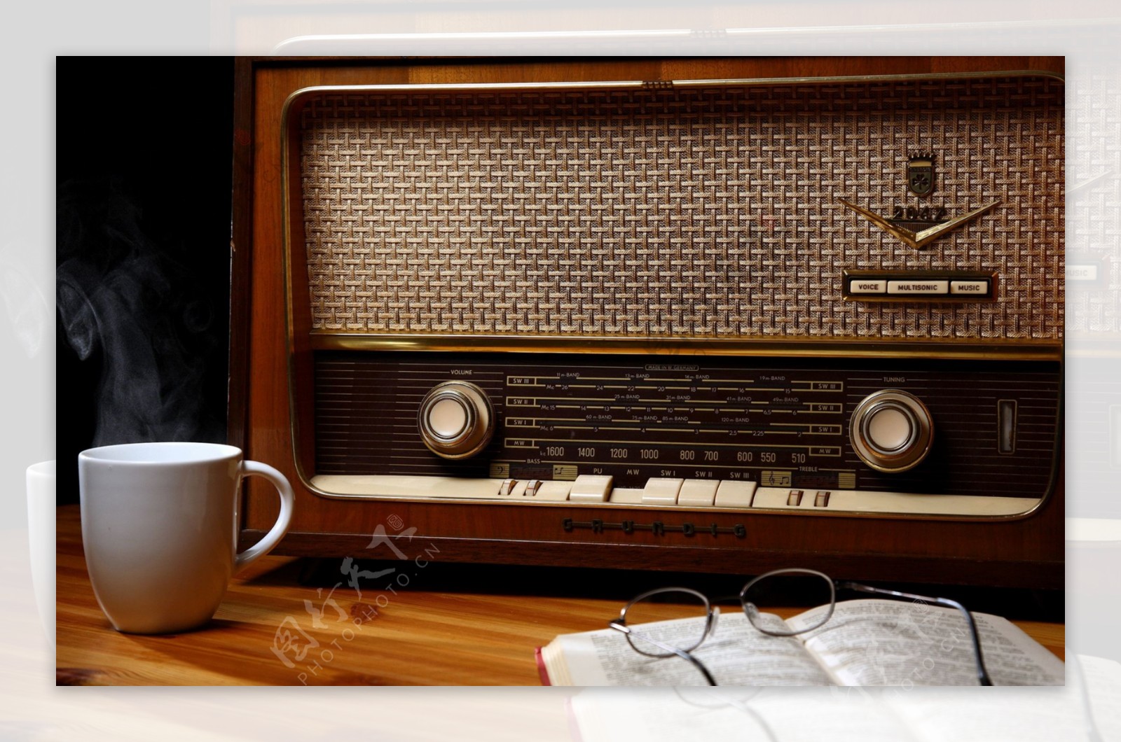 古旧的收音机