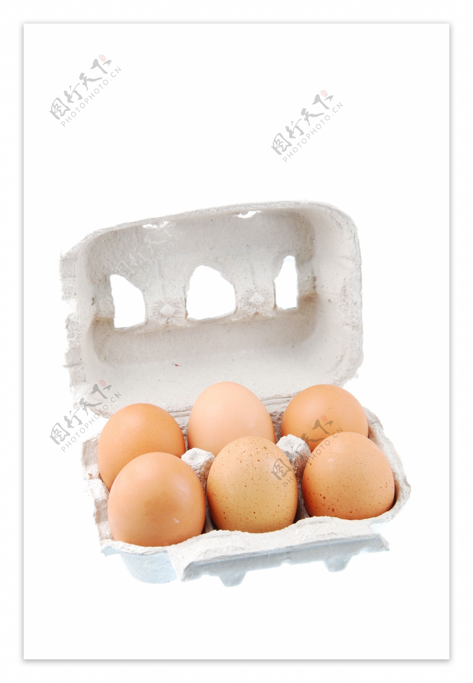 六棕色鸡蛋装在一个纸盒