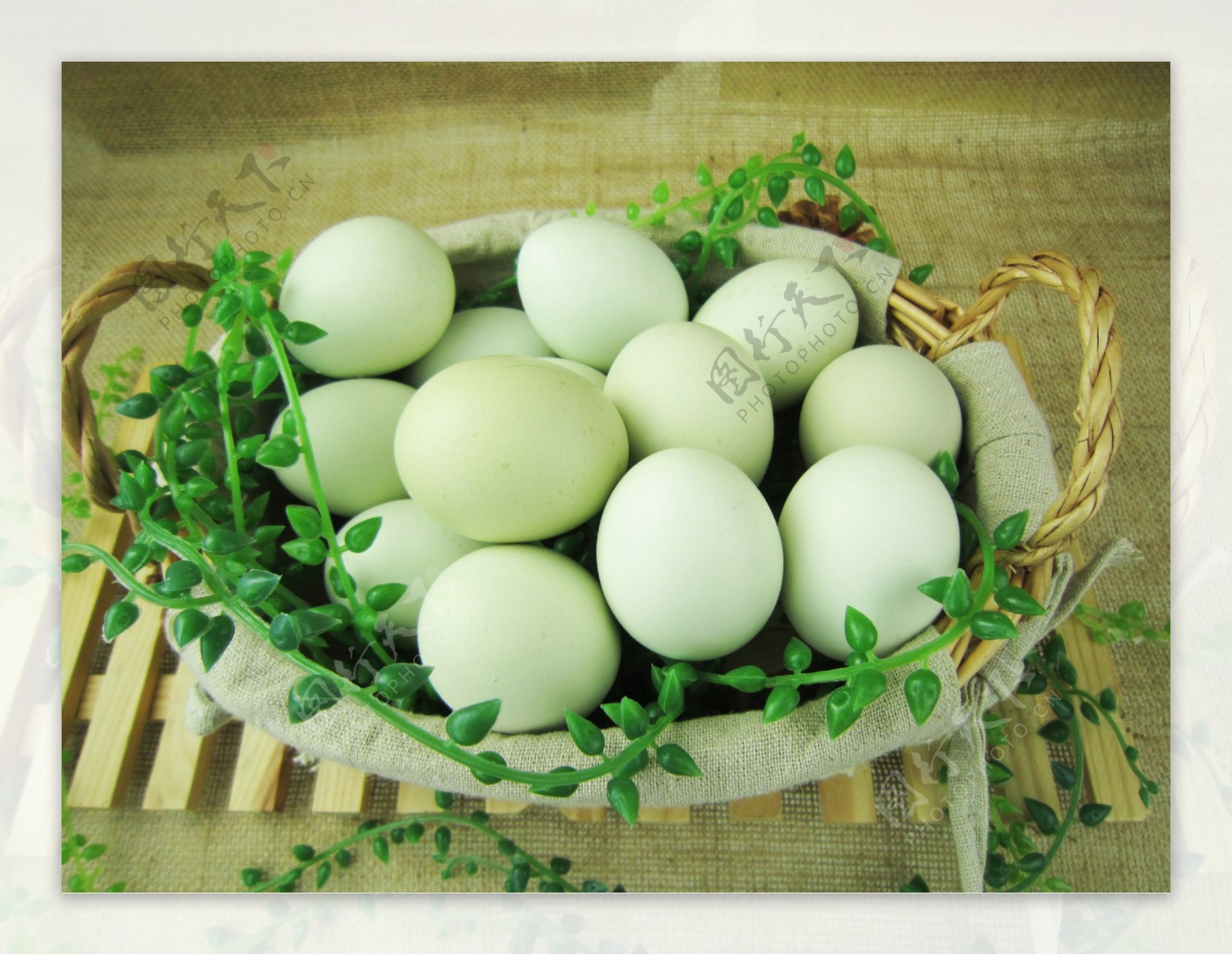绿壳鸡蛋土鸡蛋野鸡蛋图片