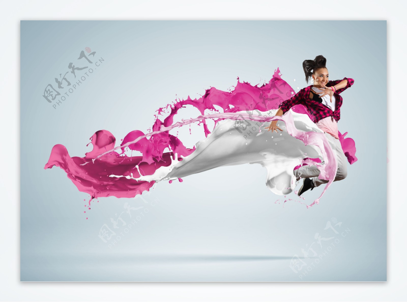 跳跃女人与油漆图片