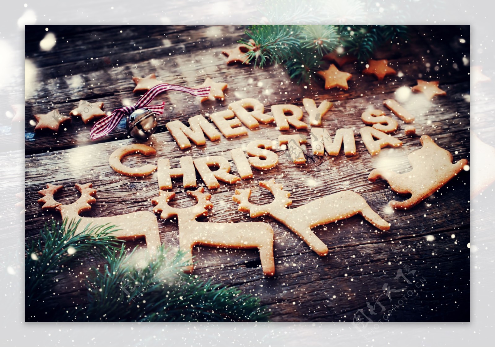 木板上的圣诞节饼干图片