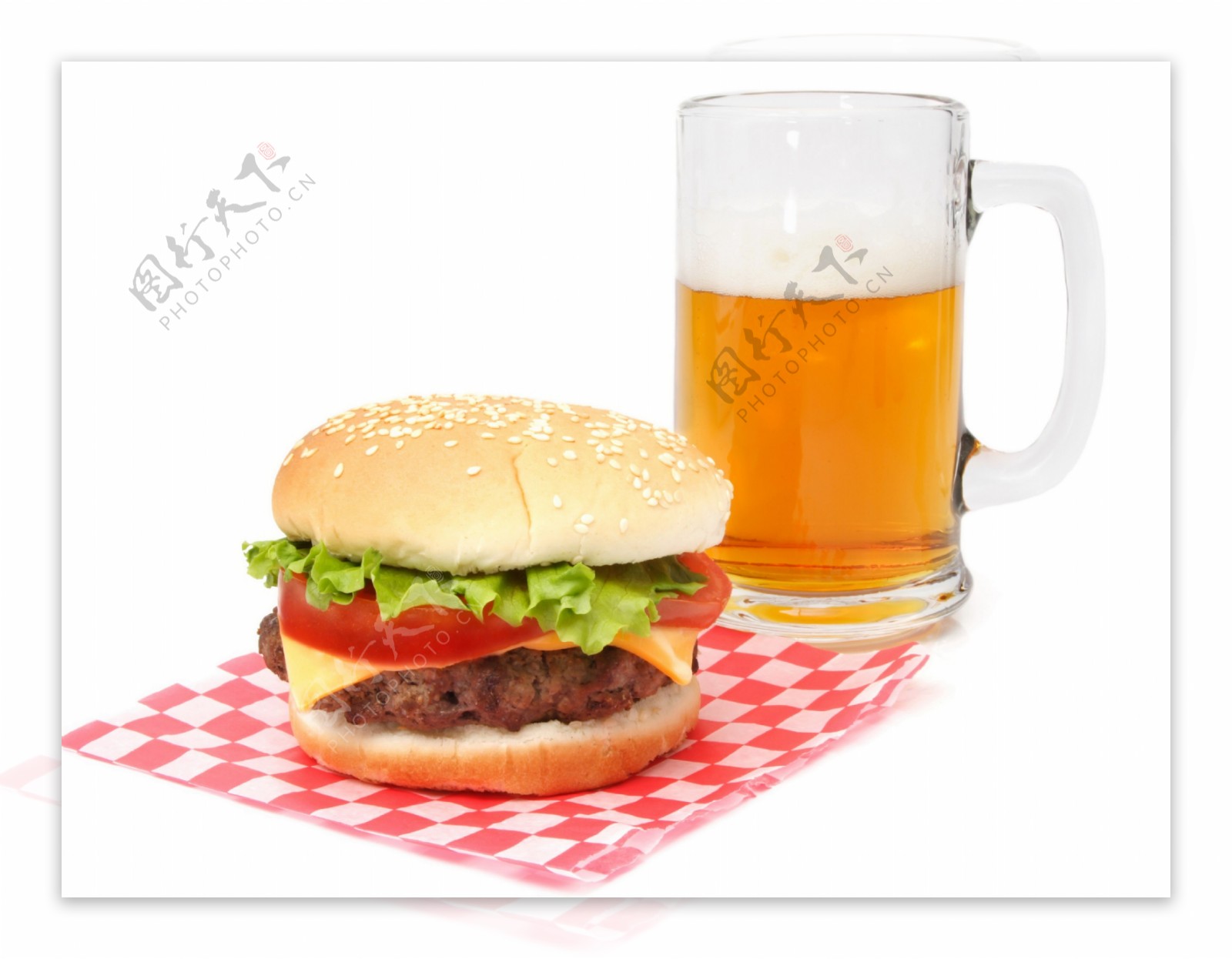 美味汉堡和啤酒图片
