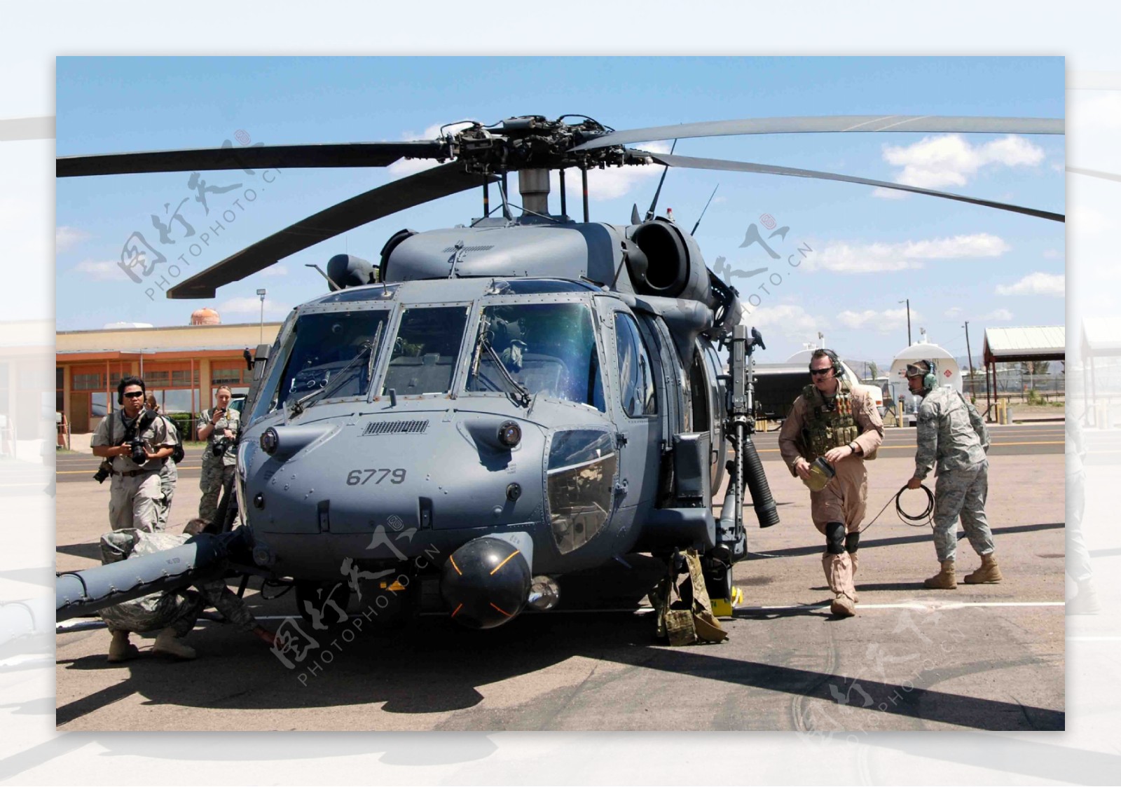 UH60美军黑鹰直升机图片