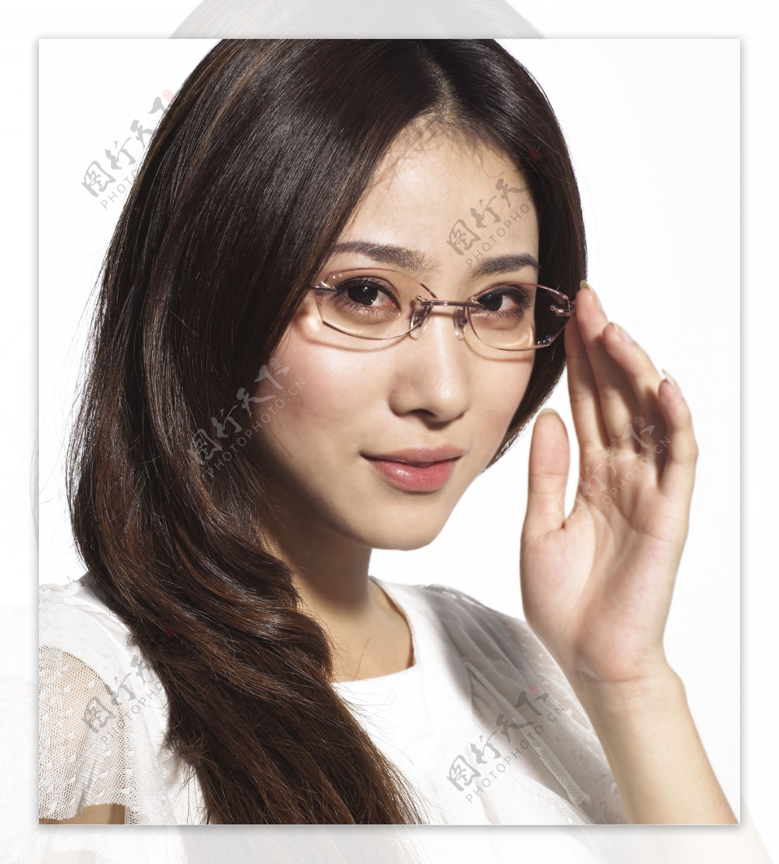 眼镜模特美女图片