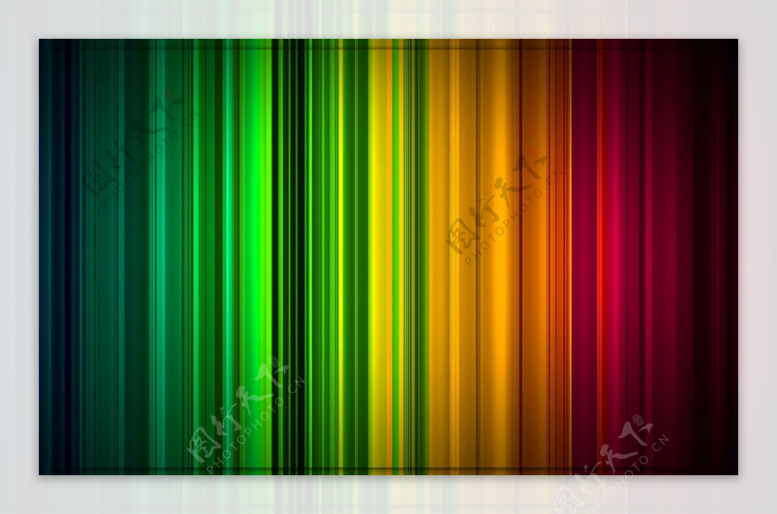 暗角彩虹竖条纹背景图片
