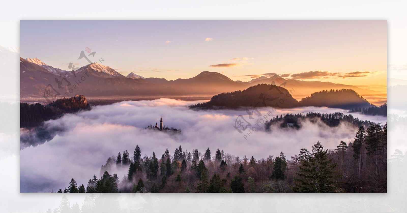 山顶雪景