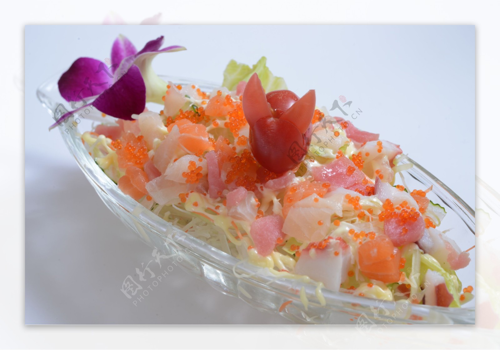 生鱼片沙拉寿司图片