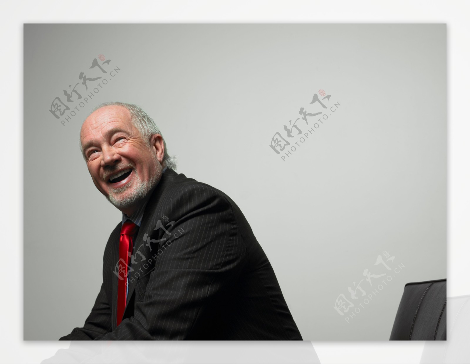 微笑的外国男性老人图片