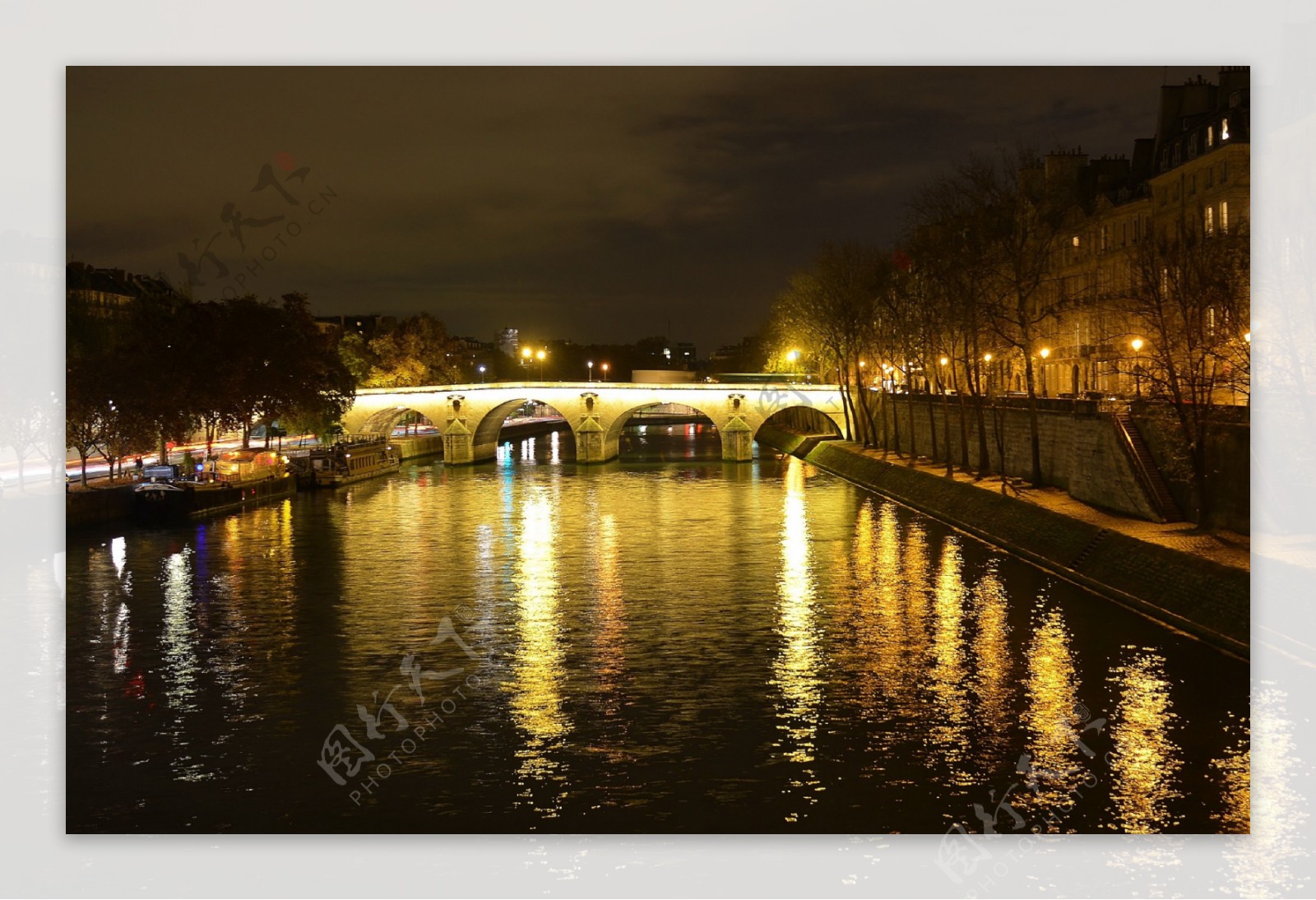 夜晚城市桥梁风景图片