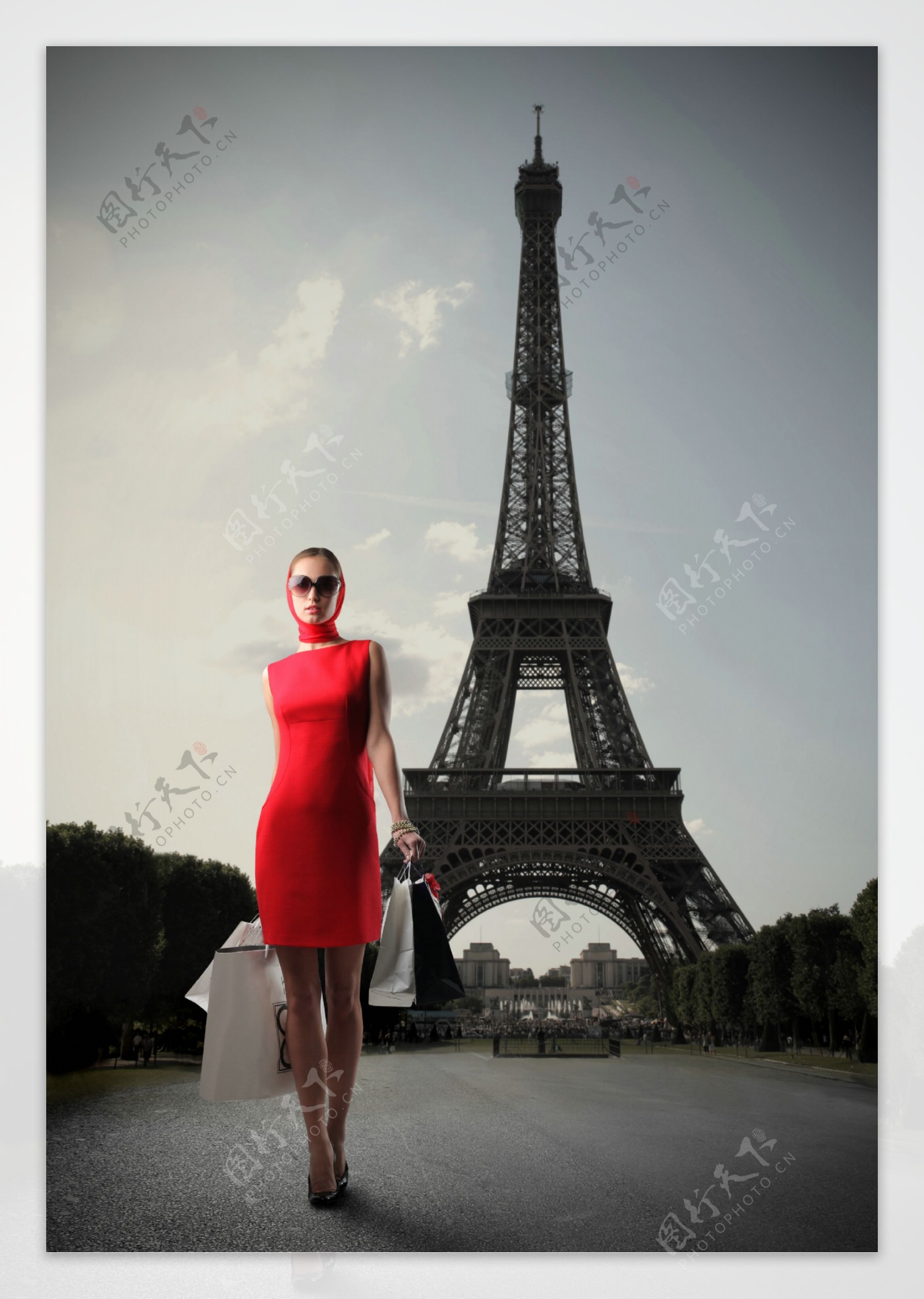 巴黎的购物美女图片