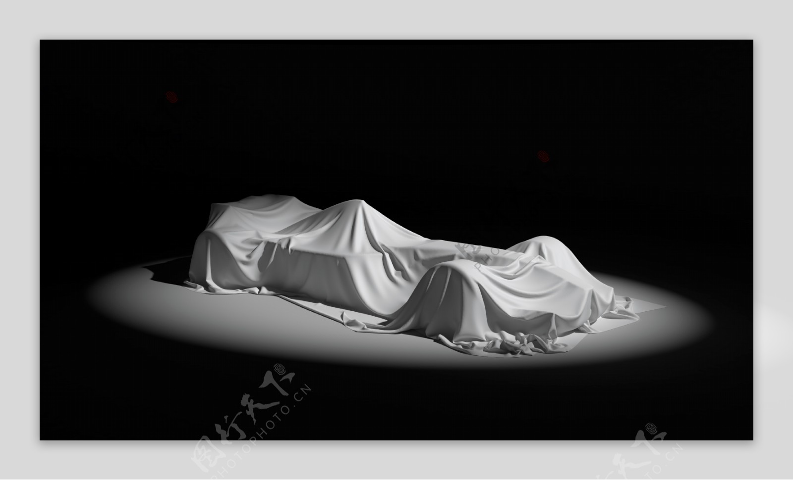 白布遮住的F1赛车图片