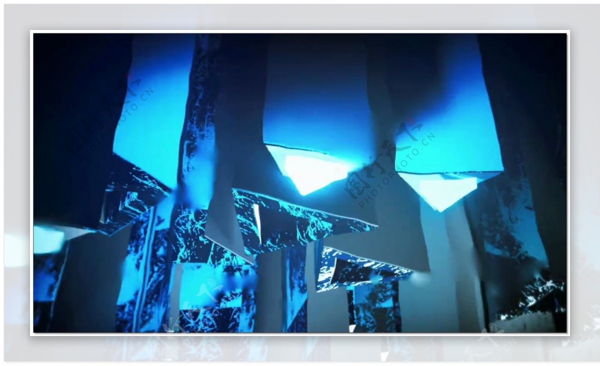 动态蓝色灯光照射视频素材