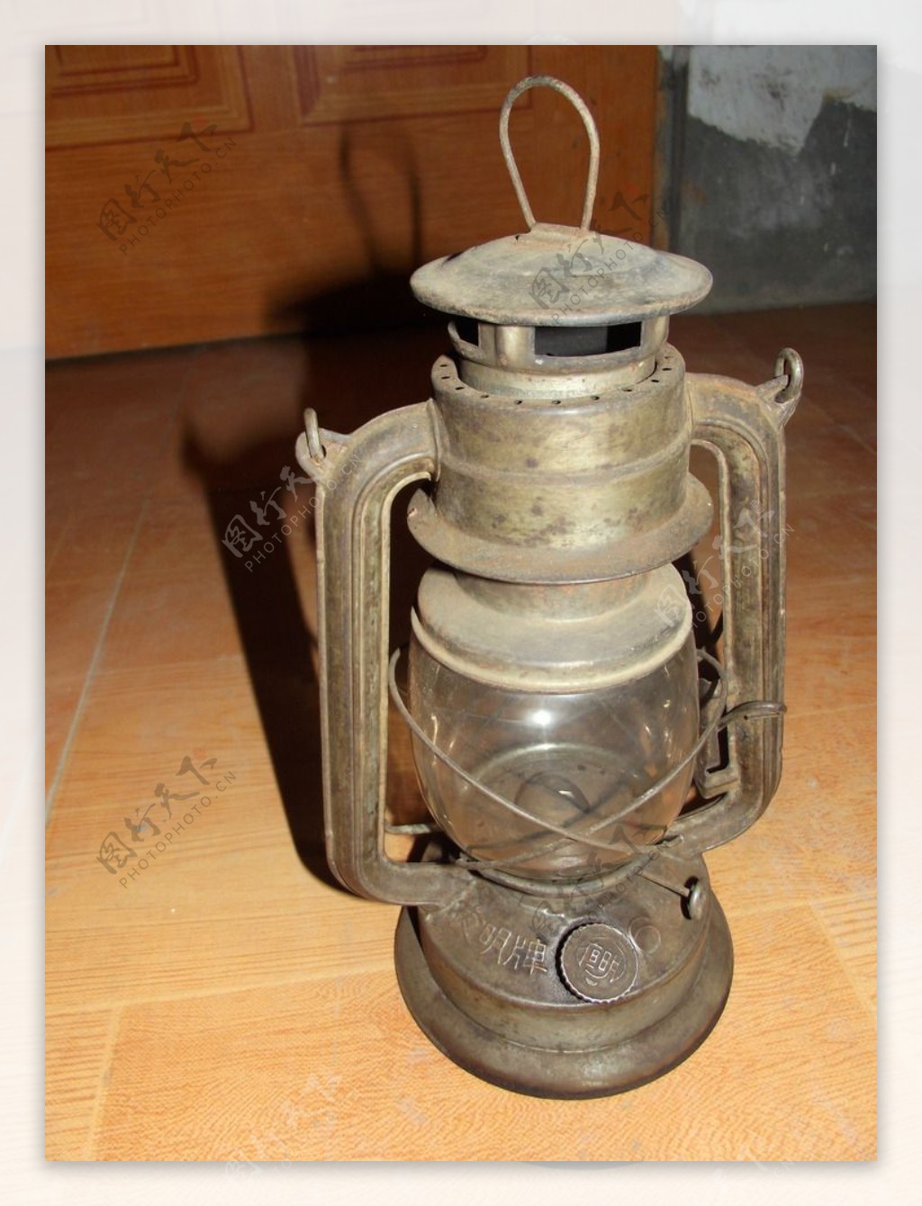老式火油灯笼实物照片
