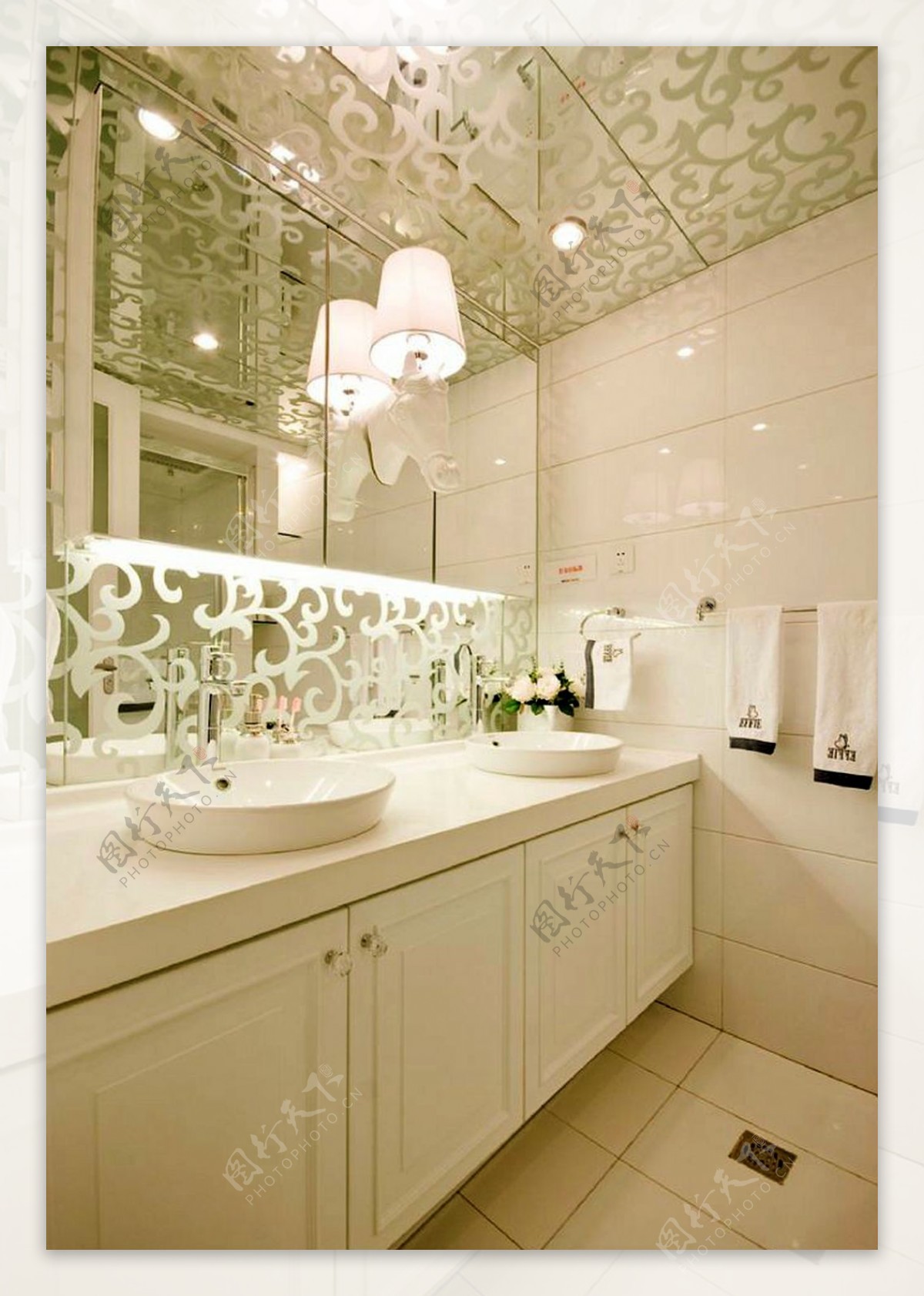 精致时尚风室内设计浴室壁灯效果图JPG源文件