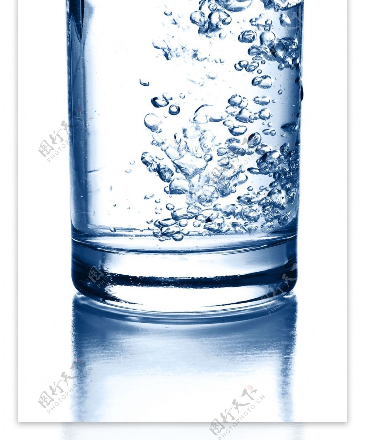 实物水杯倒水元素