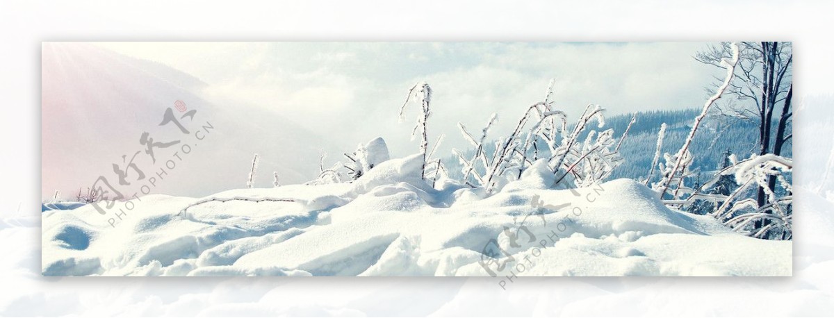 浪漫冬季雪地背景
