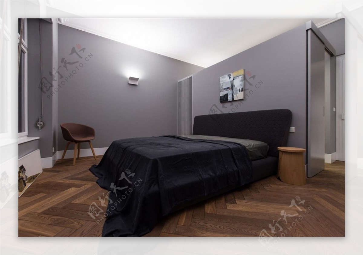 现代冷淡卧室黑色床品室内装修效果图