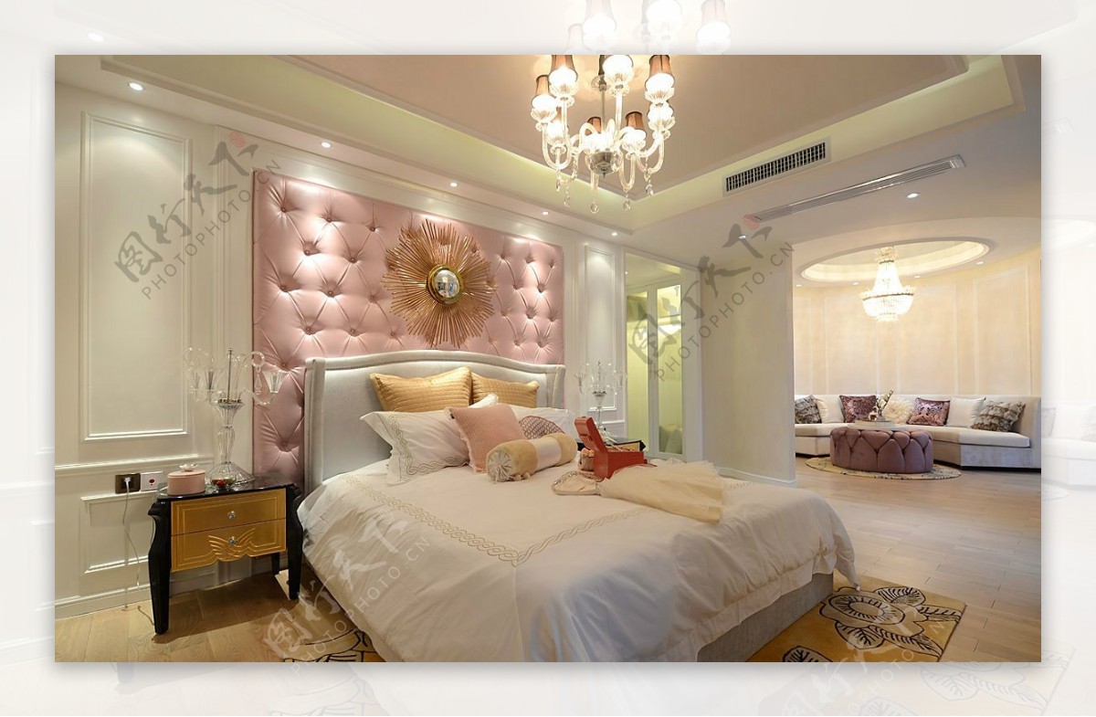 现代公主风粉丝皮质床头背景墙卧室装修图