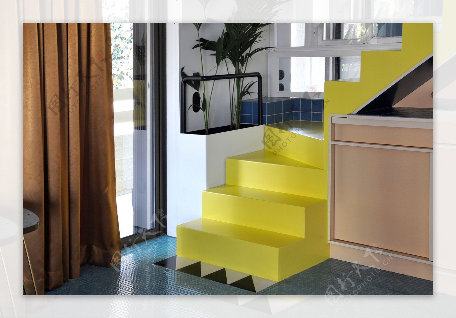 现代清新时尚黄色楼梯室内装修效果图