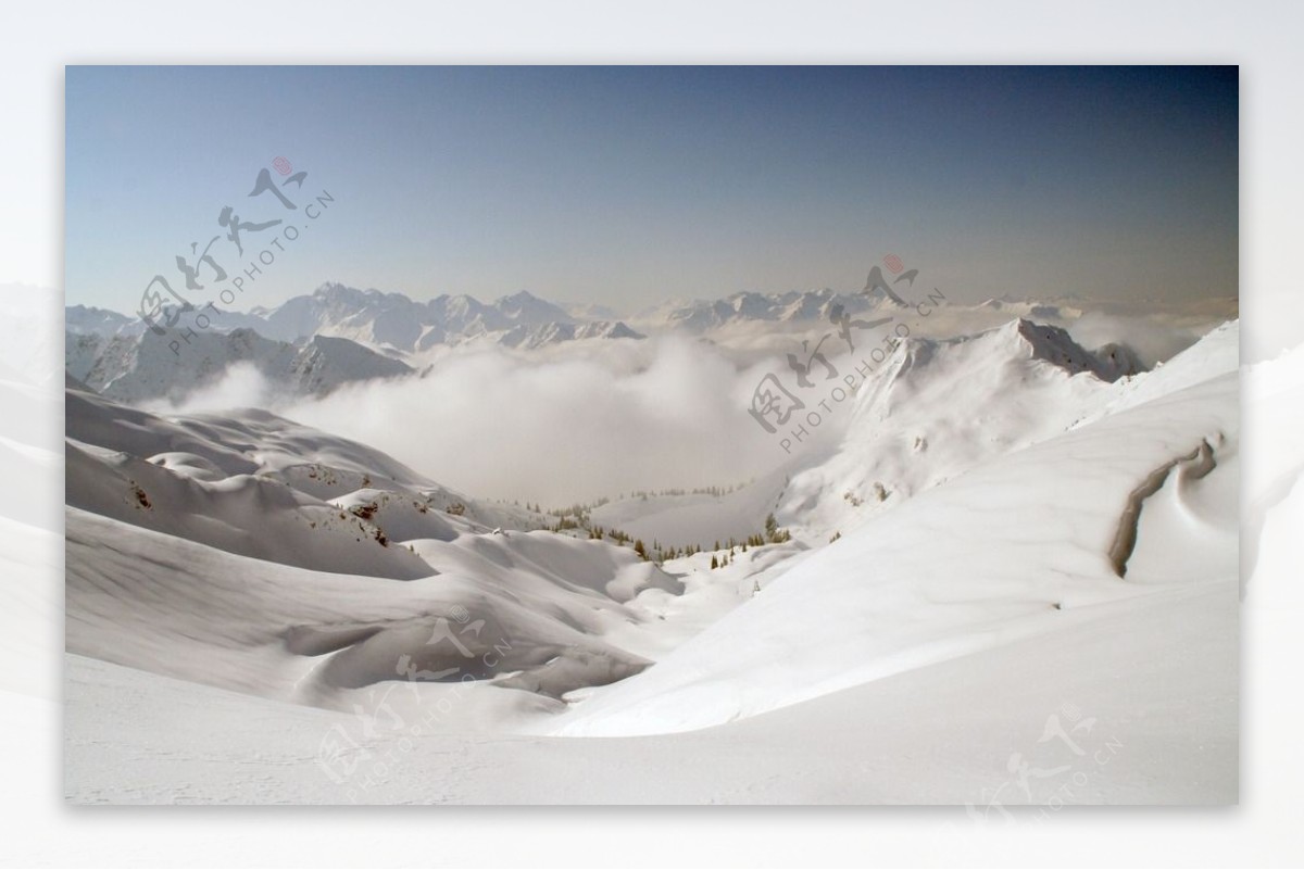 雪山雪地雪花冬天山脉