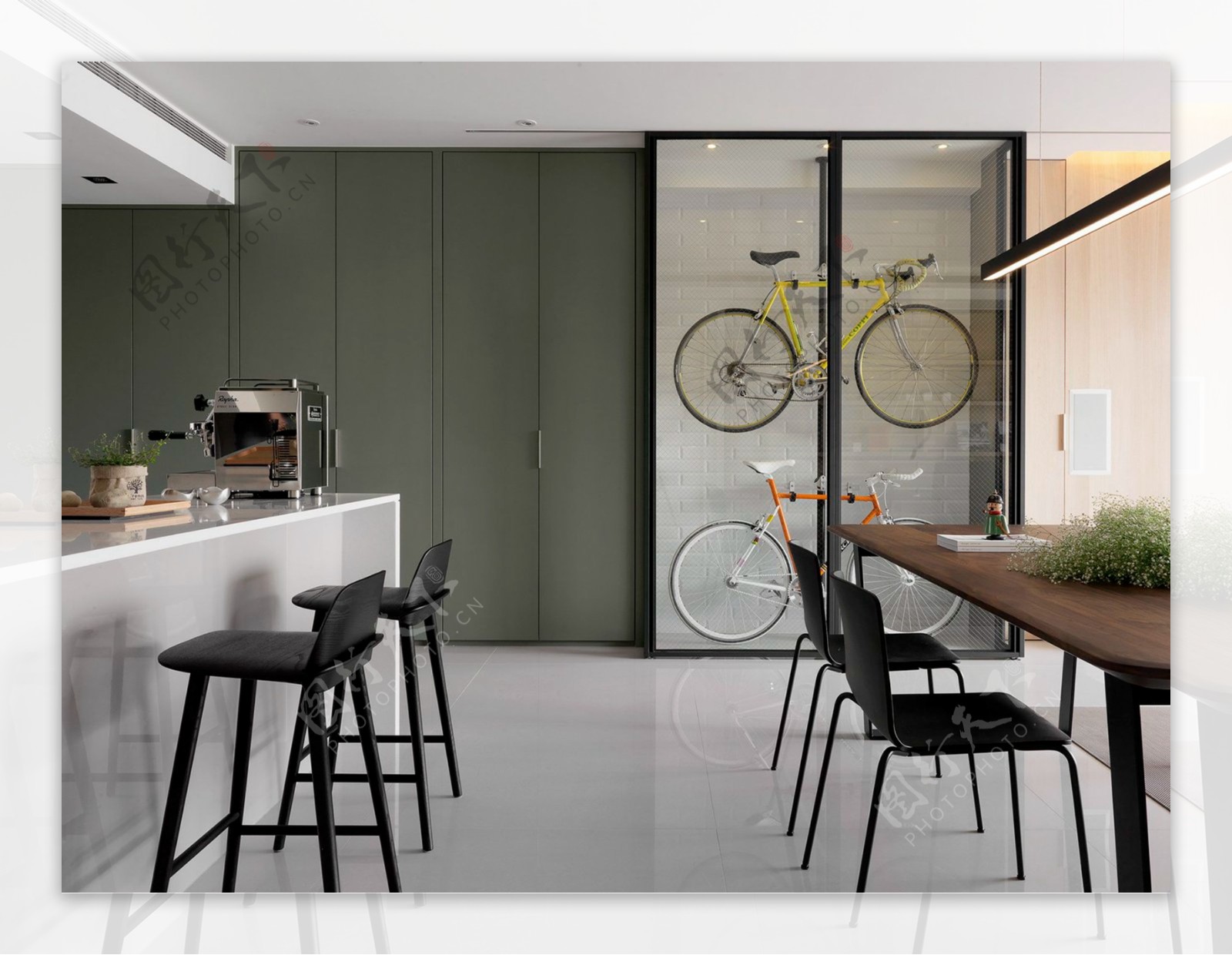 现代客厅浅灰色瓷砖吧台室内装修效果图