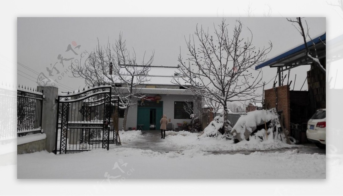 冬日里的乡村雪景