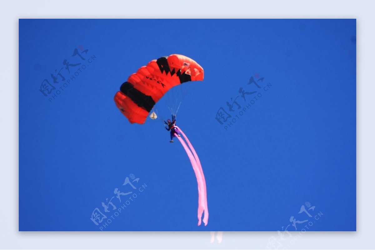 跳伞表演图片素材-编号30801642-图行天下