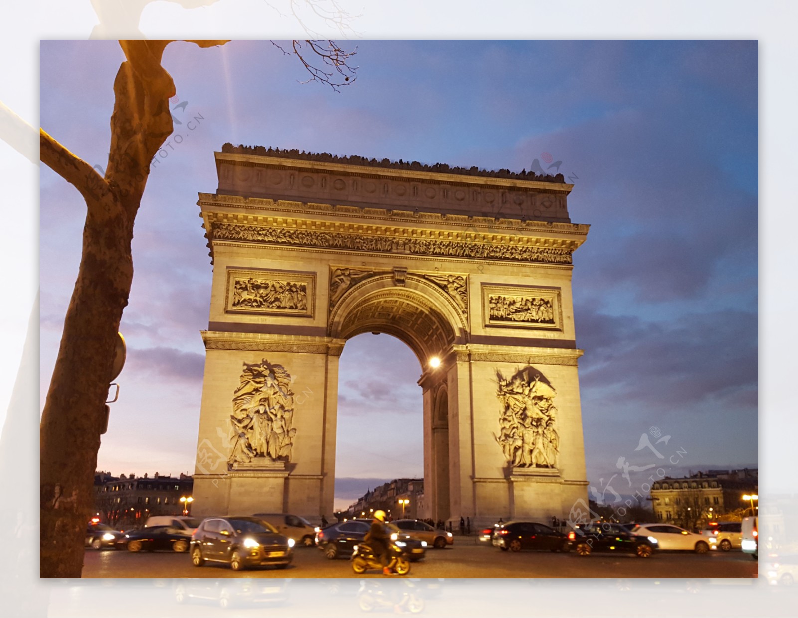 夜色中的巴黎凯旋门