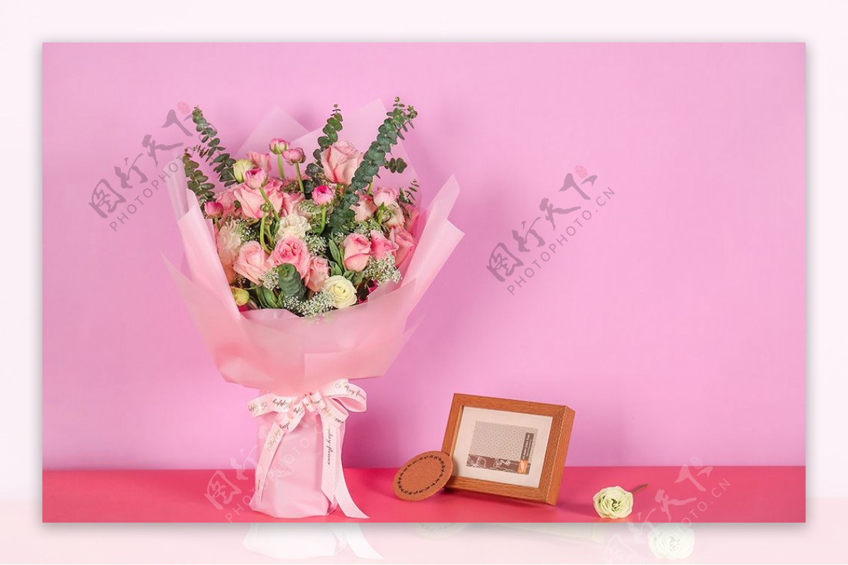 情人节粉色玫瑰花花束高清图