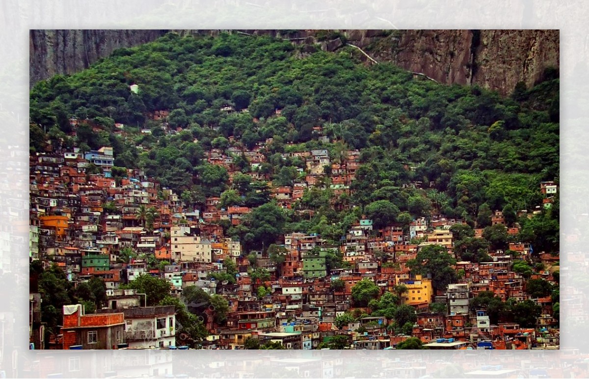 拉美最大贫民窟里约热内卢罗西尼